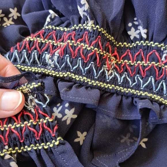 Cabi Enjoy Blouse Floral Sheer Medium Navy Floral - Picture 10 of 10